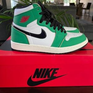 WMNS AIR JORDAN 1 RETRO HIGH OG 'LUCKY GREEN'